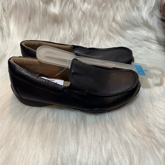 The Children's Place Black Dress Shoes for Boys - Picture 2 of 6